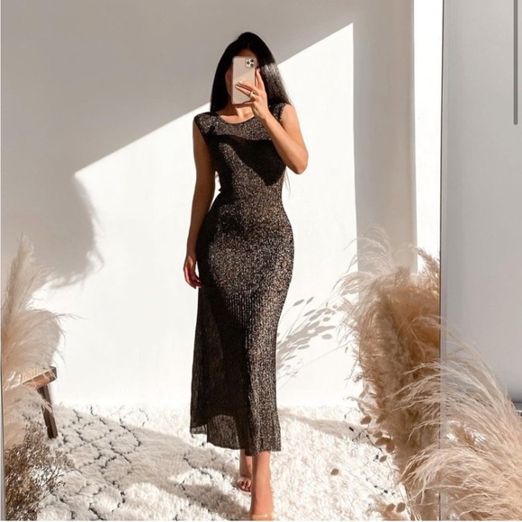 Zara | Dresses | Zara Special Edition Metallic Thread Open Back Knit Midi Dress | Poshmark Zara | Dresses | Zara Special Edition Metallic Thread Open Back Knit Midi Dress | Poshmark